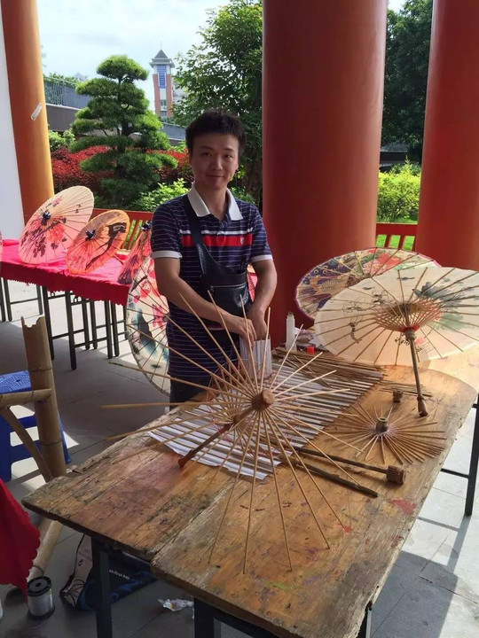 城事好奇心|一把油紙傘,撐著多少福州制傘人的堅(jiān)持與情結(jié)