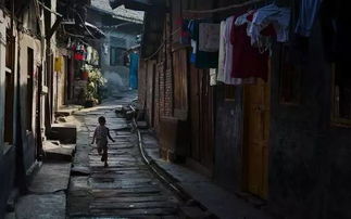 一把小小油紙傘,要經過100多道工序,才能保留這一份深情